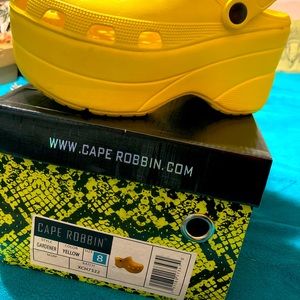 Cape Robbin platform clogs